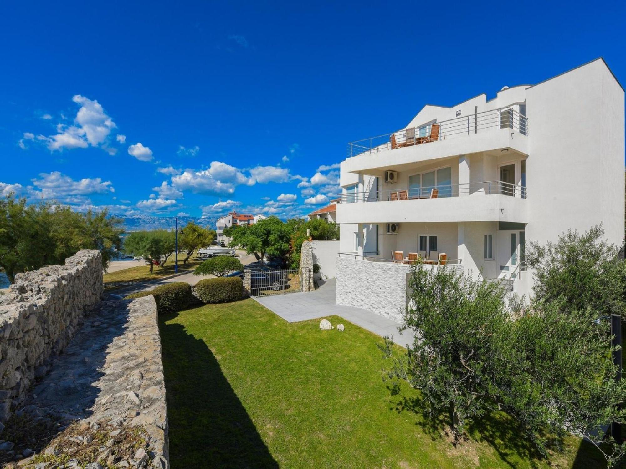 Modern Villa In Nin With Terrace מראה חיצוני תמונה